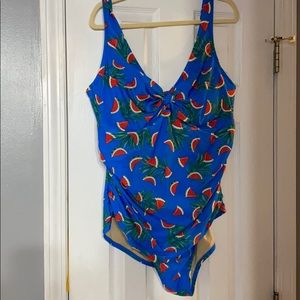 Old Navy 2X watermelon one piece!!